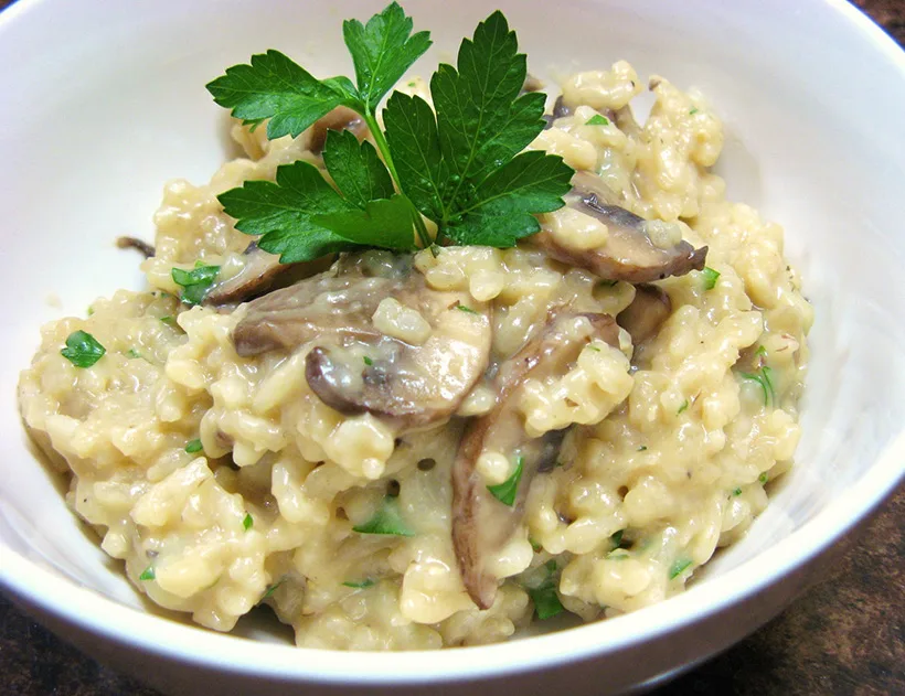 Risotto de champiñones y espárragos, ¡Sencillo y delicioso!