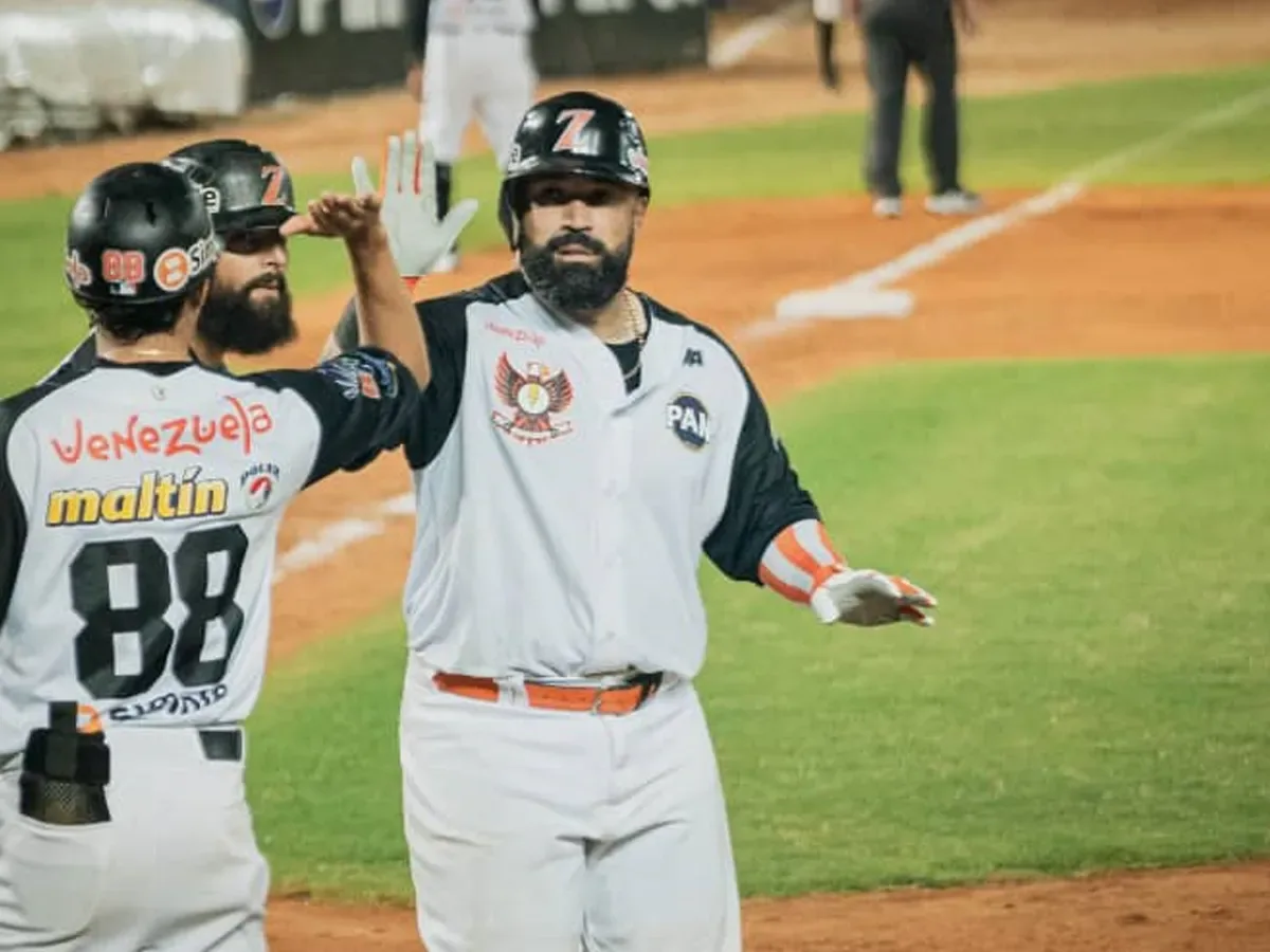 Águilas pintó de blanco a la toletería de Tigres