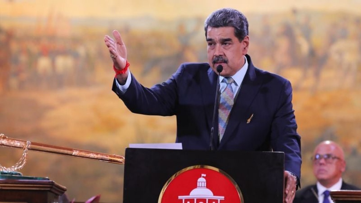 Maduro plantea una ampliación y modernización "al máximo" de la Constitución de Venezuela