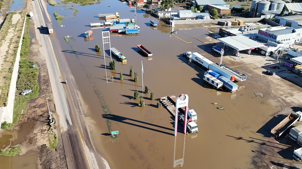 16 muertos después de temporal en Bahía Blanca