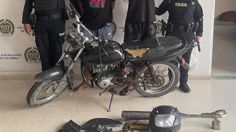 Cartagena: Capturas a dos hombres cuando desarmaron una motocicleta robada