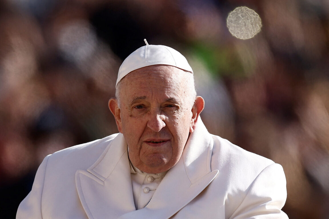 El Papa continúa con la fisioterapia y el tratamiento motor sin ventilación mecánica.