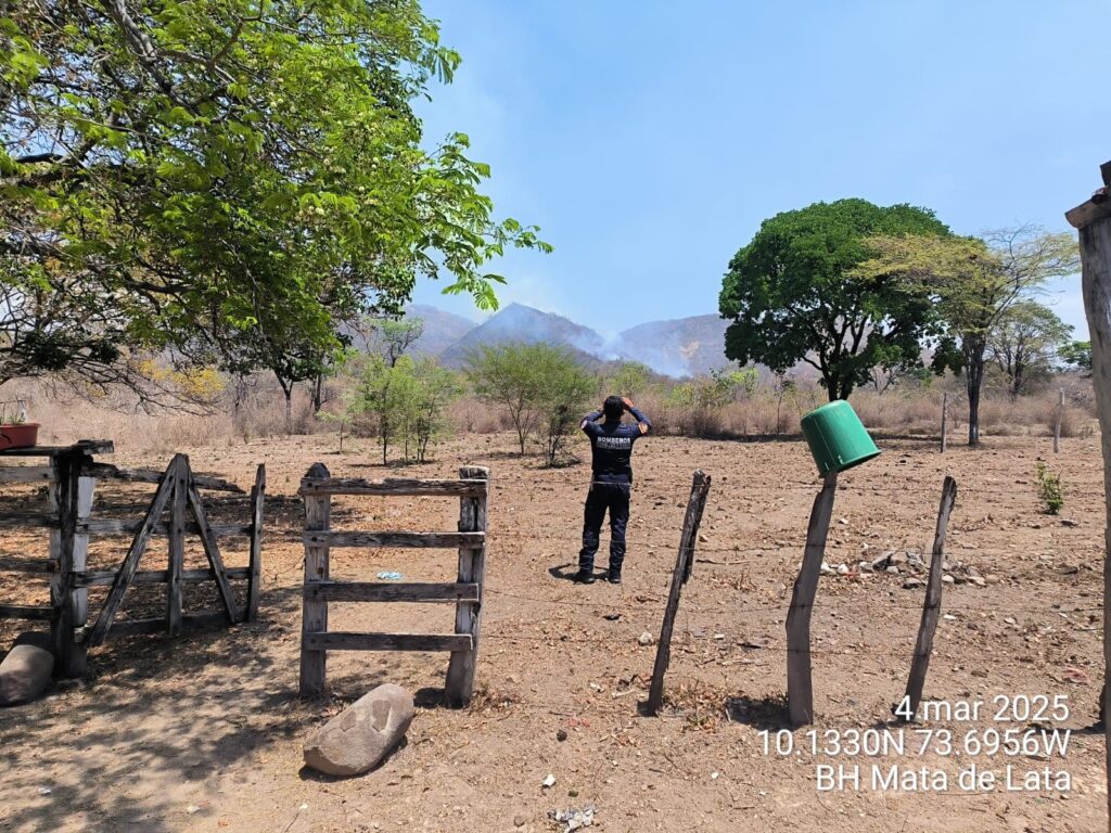 Las comunidades de Valledupar solicitan apoyo aéreo urgente para controlar el incendio