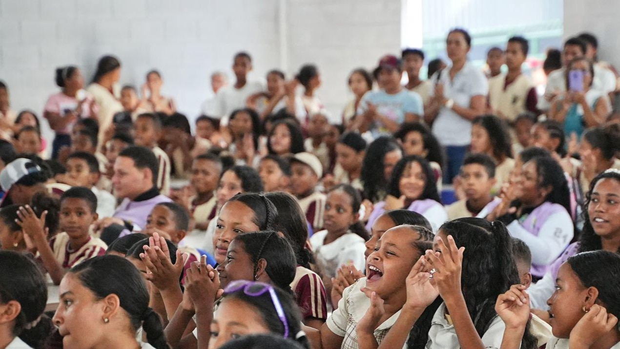 Regresar a clases y aumentos de transporte público