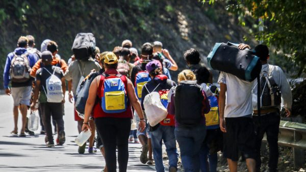 Unos 3.000 venezolanos regularizaban residencia cuando Ecuador cortó amnistía migratoria