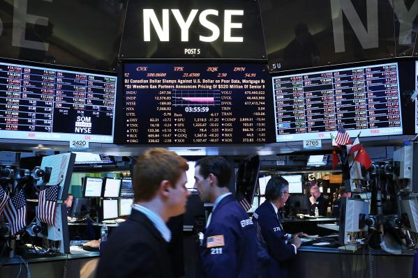 Wall Street termina en verde una semana volátil marcada por la incertidumbre económica