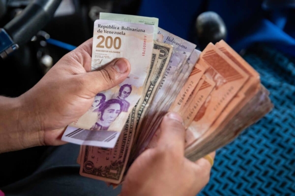 aumentó 14,94% en bolívares y 7,43% en dólares